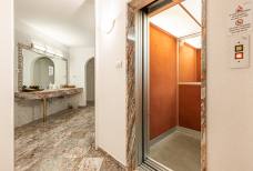 Hotel Föstlerhof in Gais - Villa Ottone: Ascensore